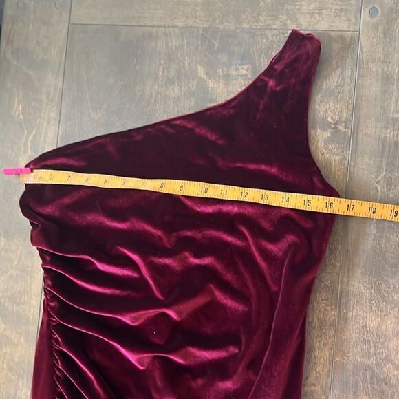 NWT L'VOW STUDIO Elegant Ruched Velvet One Shoulder High Waist Side Slit Bodycon - Picture 9 of 13